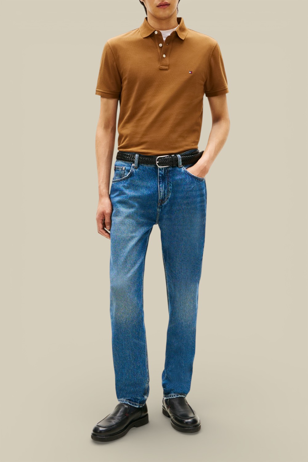 תמונת כל הלוק של חולצת פולו סלים פיט 1985